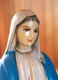 Juni 1985 begann die heilige Jungfrau Maria durch ihre Statue, die <b>Julia Kim</b> ... - mother10